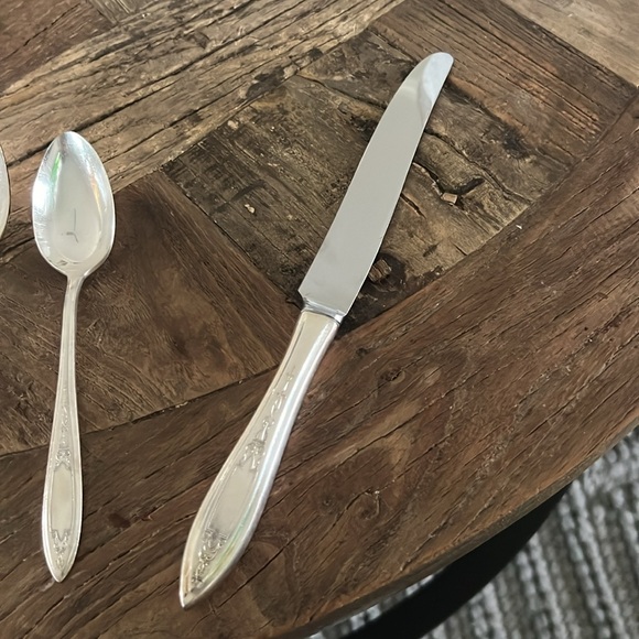 Vintage Oneida 5 pc flatware set: - Picture 8 of 16